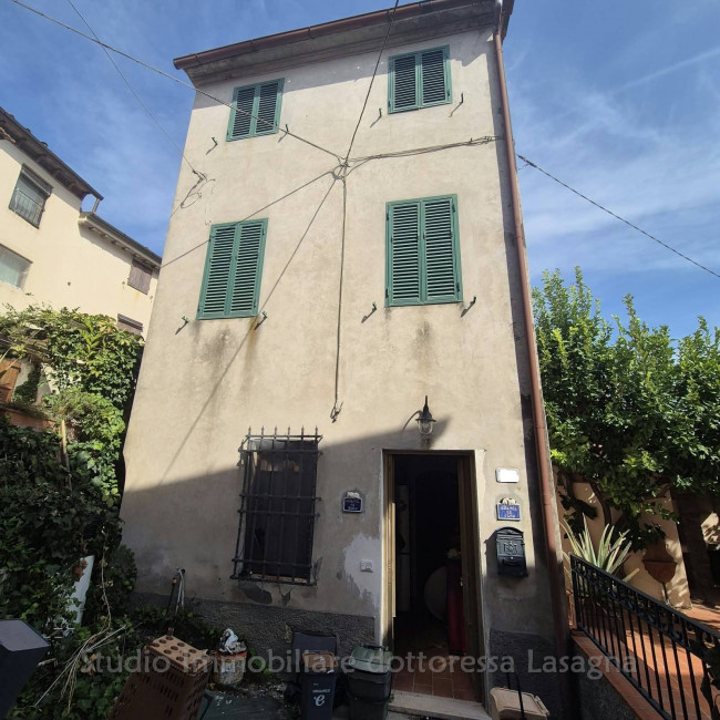 Rustico in Vendita a Massarosa