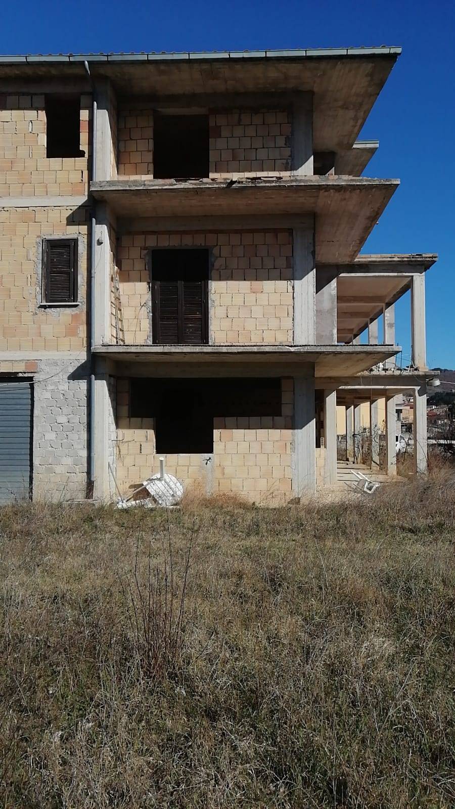 Villa Unifamiliare - Indipendente CELANO vendita    Adriatica Immobiliare Snc