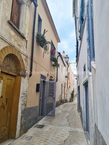 Casa indipendente in vendita a Loreto Aprutino (PE)