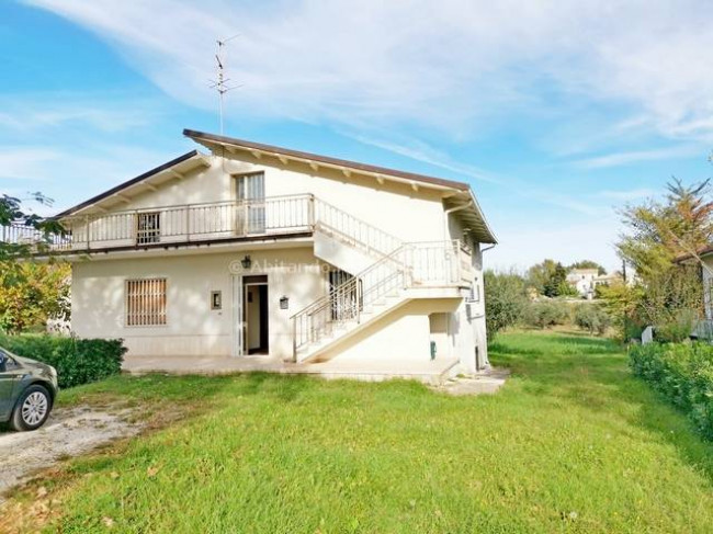 Casa indipendente in vendita a Civitella Casanova (PE)