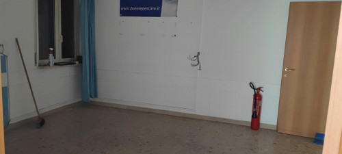 Locale commerciale in vendita a Pescara