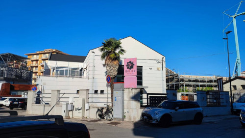 fabbricato per uso commerciale in vendita a Pescara