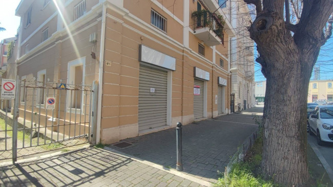 Locale commerciale in vendita a Pescara