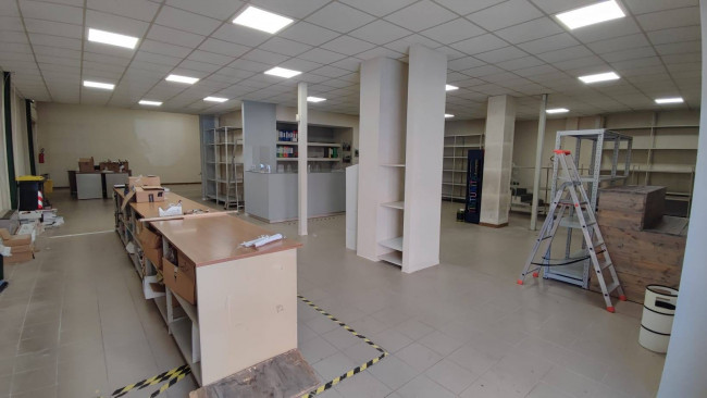 Locale commerciale in vendita a Pescara