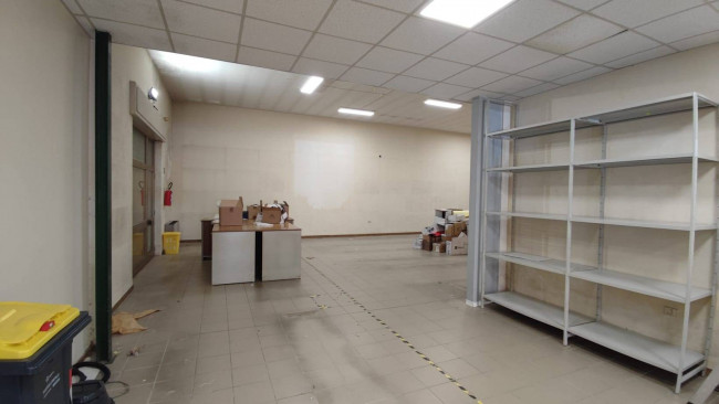 Locale commerciale in vendita a Pescara