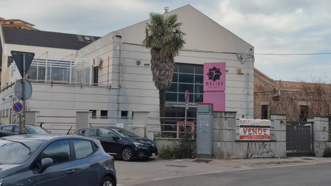fabbricato per uso commerciale in vendita a Pescara