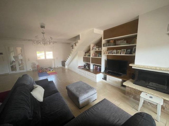 porzione di quadrifamigliare in vendita a Pescara