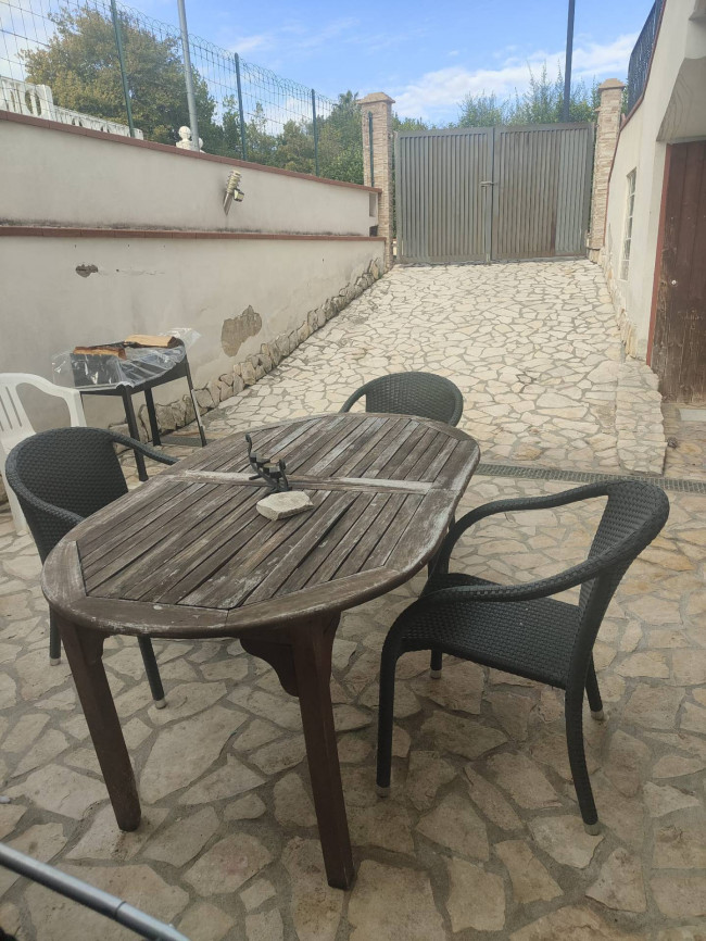 porzione di quadrifamigliare in vendita a Pescara