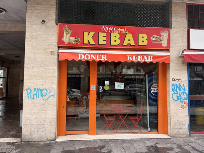 Locale commerciale in vendita a Pescara