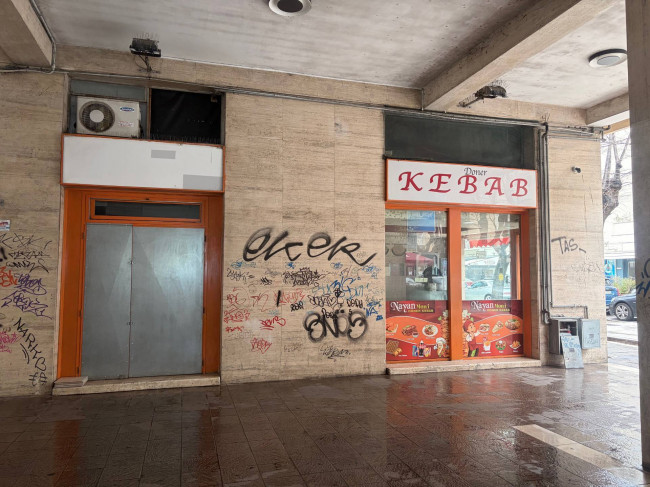 Locale commerciale in vendita a Pescara