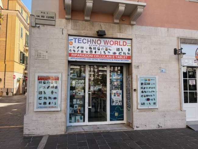 Locale commerciale in vendita a Pescara