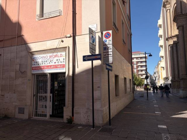 Locale commerciale in vendita a Pescara