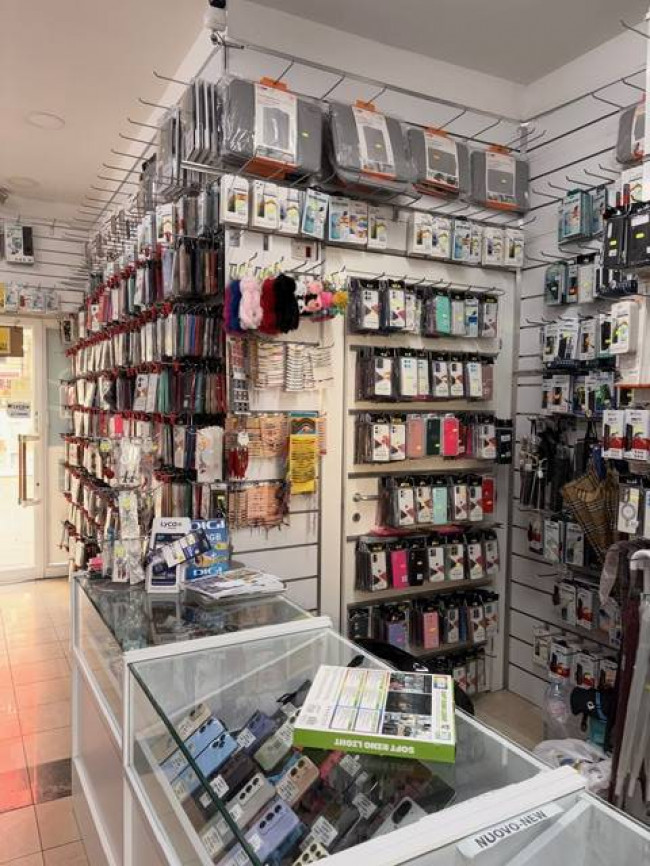 Locale commerciale in vendita a Pescara