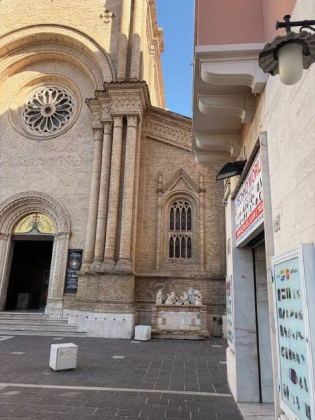 Locale commerciale in vendita a Pescara