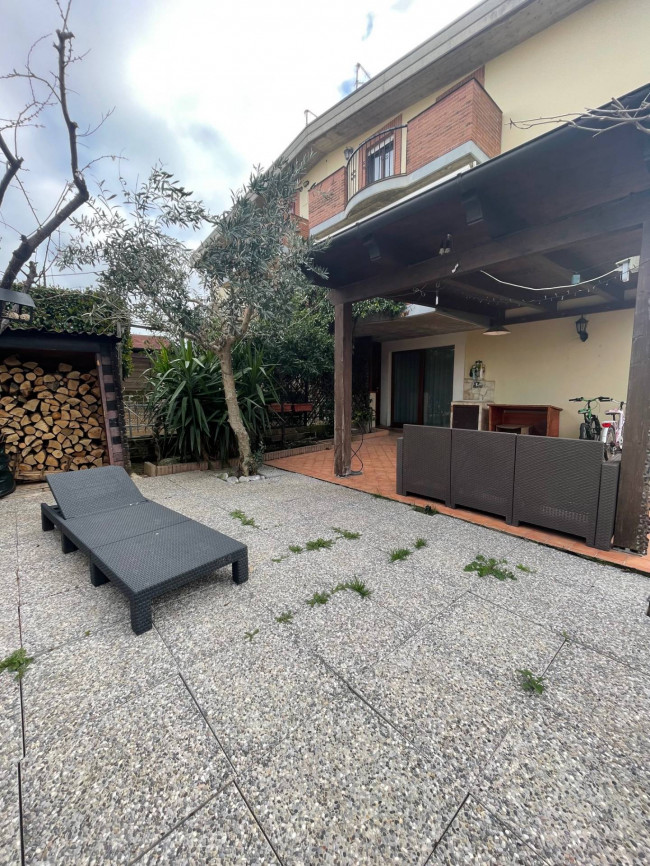 porzione di quadrifamigliare in vendita a Città Sant'Angelo