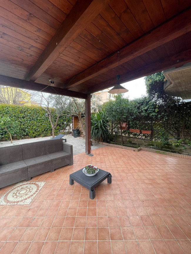 porzione di quadrifamigliare in vendita a Città Sant'Angelo