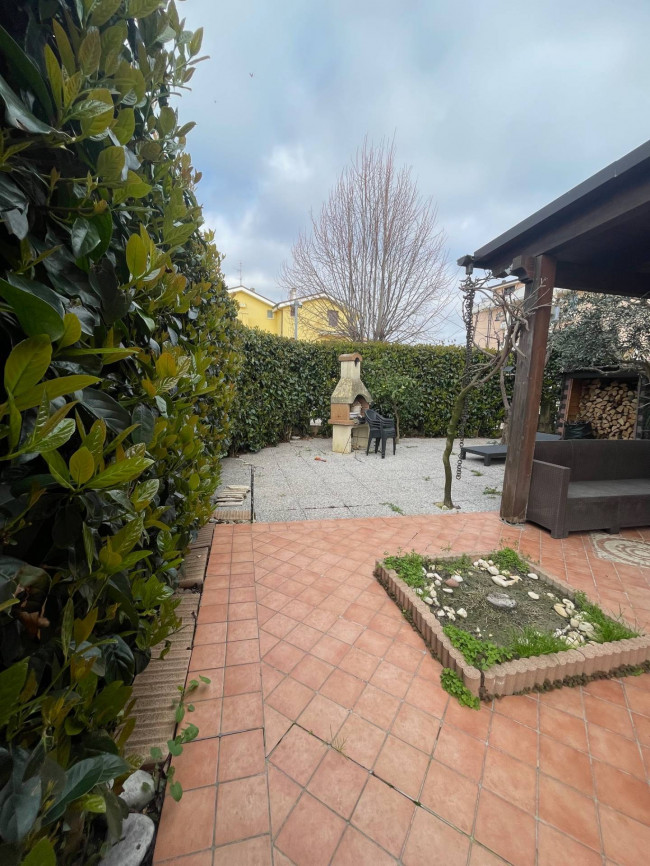 porzione di quadrifamigliare in vendita a Città Sant'Angelo