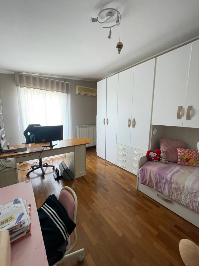 porzione di quadrifamigliare in vendita a Città Sant'Angelo