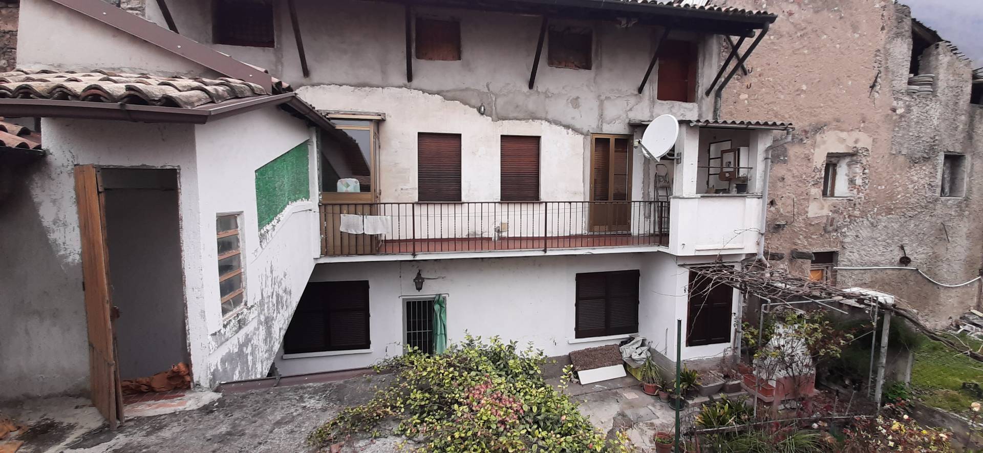 Casa indipendente in Vendita a Como