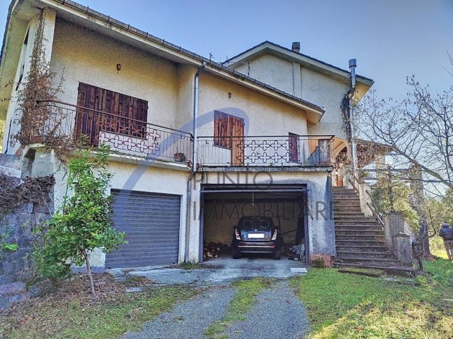 Villa in Vendita a Moconesi