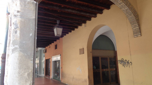 Locale commerciale in Affitto a Ferrara