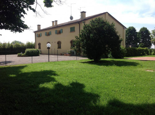 Casa con ingresso indipendente in Affitto a Ferrara