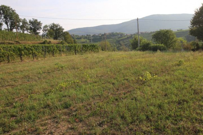 Terreno edificabile in vendita a San Floriano Del Collio-Števerjan (GO)