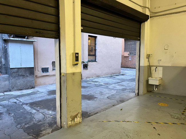 Locale commerciale in affitto a Imperia