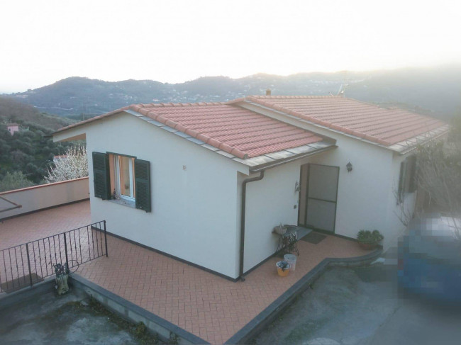 Villa in vendita a Imperia