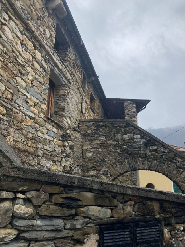 Casa singola in vendita a Rezzo