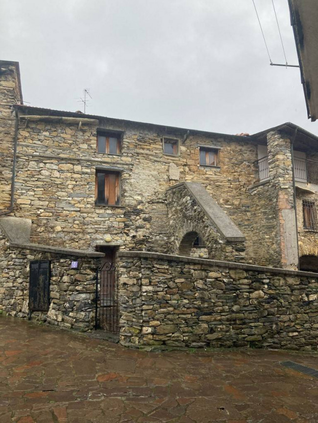 Casa singola in vendita a Rezzo