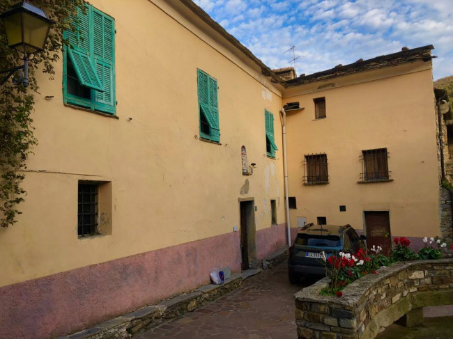 Casa singola in vendita a Rezzo