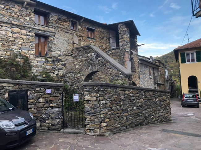 Casa singola in vendita a Rezzo