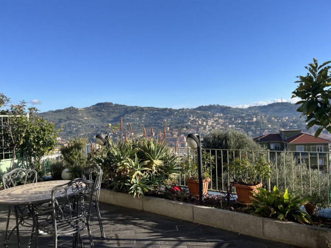 Villette a schiera in vendita a Imperia