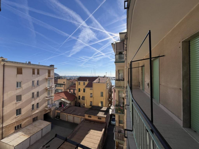 Appartamento in vendita a Imperia