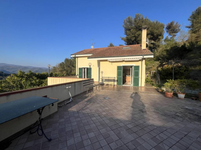 Villa in vendita a Imperia