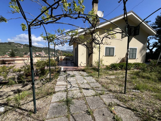 Villa in vendita a Imperia