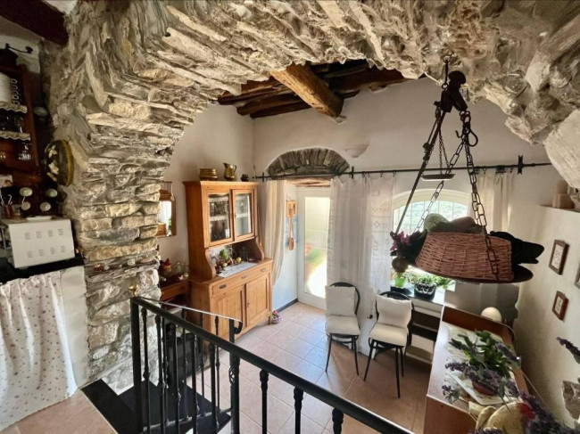 Casa singola in vendita a Prelà