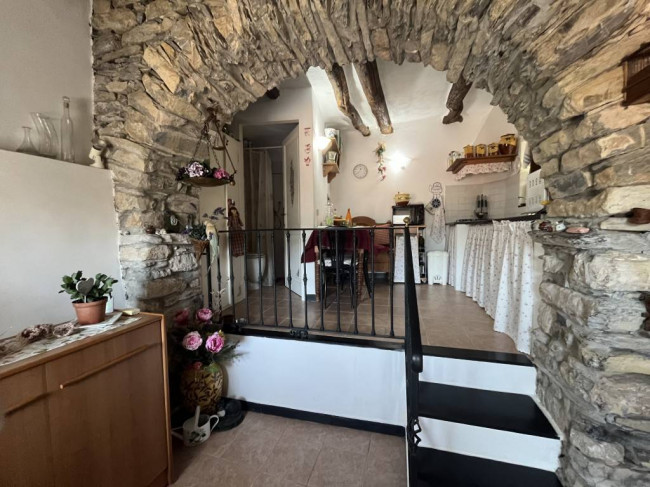 Casa singola in vendita a Prelà