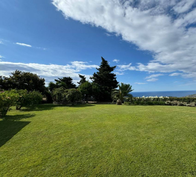 Villa in vendita a Imperia