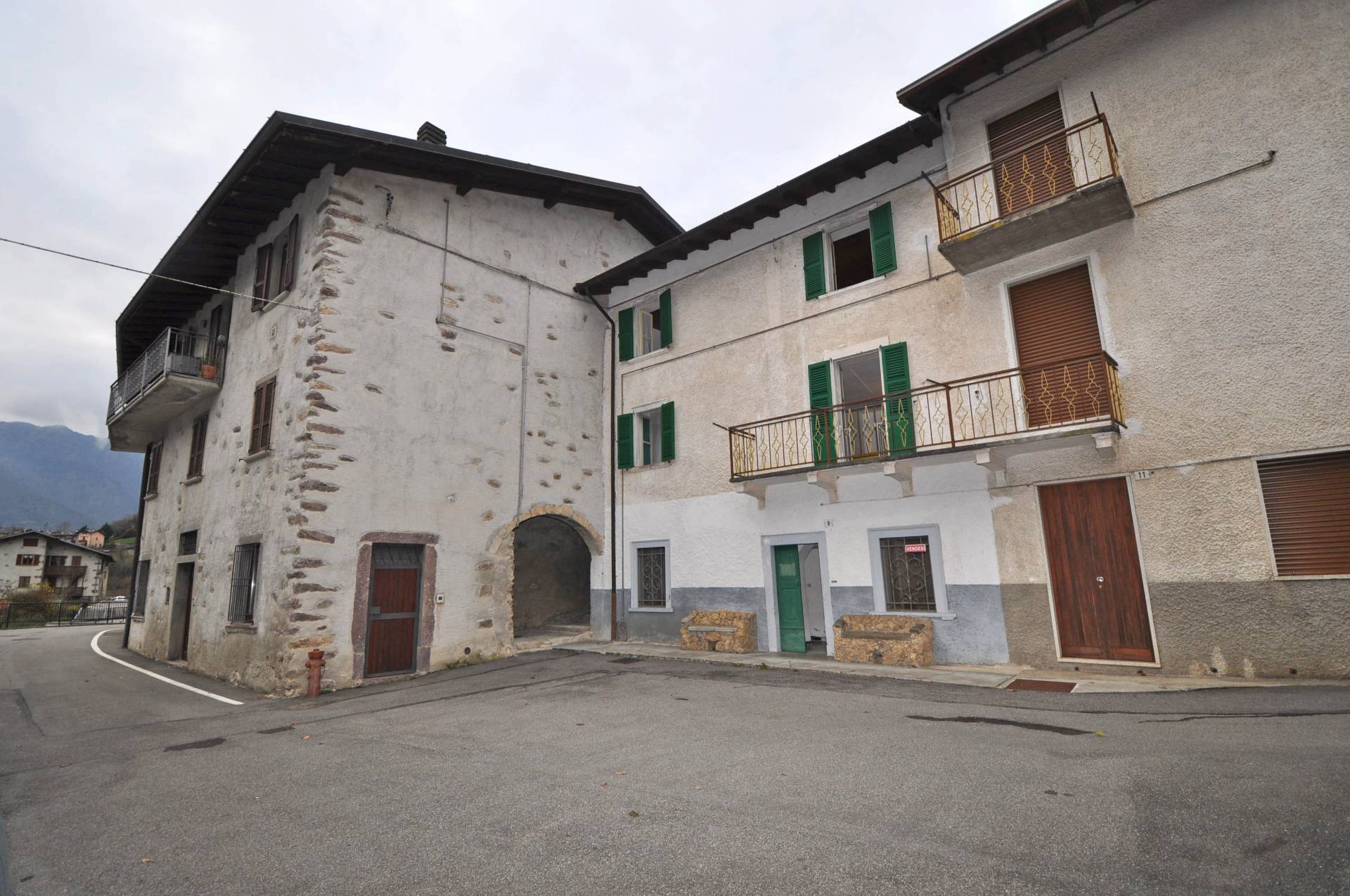 Moio de’ Calvi – Via Papa Giovanni XXIII – 118 mq