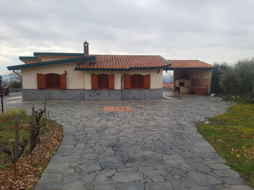 Villa in Vendita a Santa Maria di Licodia