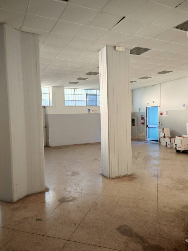 Locale commerciale in Vendita a Santa Maria di Licodia