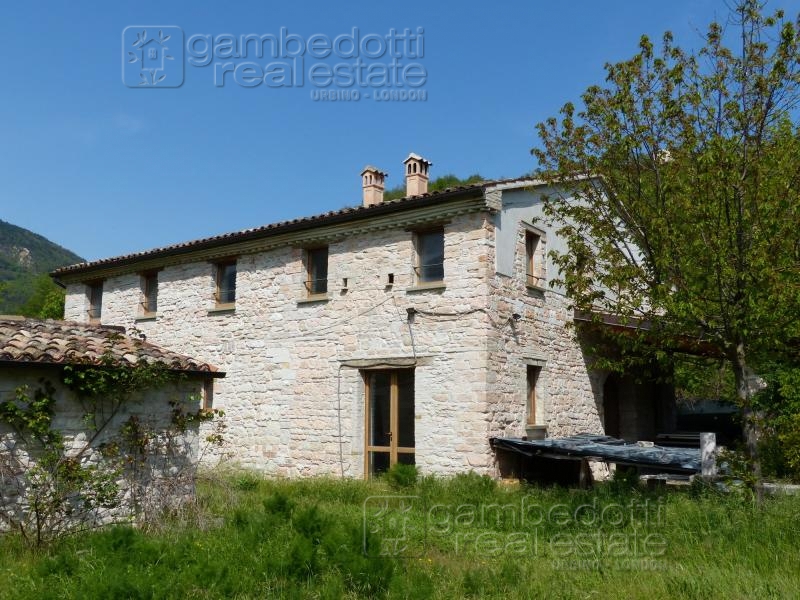 Rustico - Cascina FERMIGNANO vendita    Gambedotti Real Estate