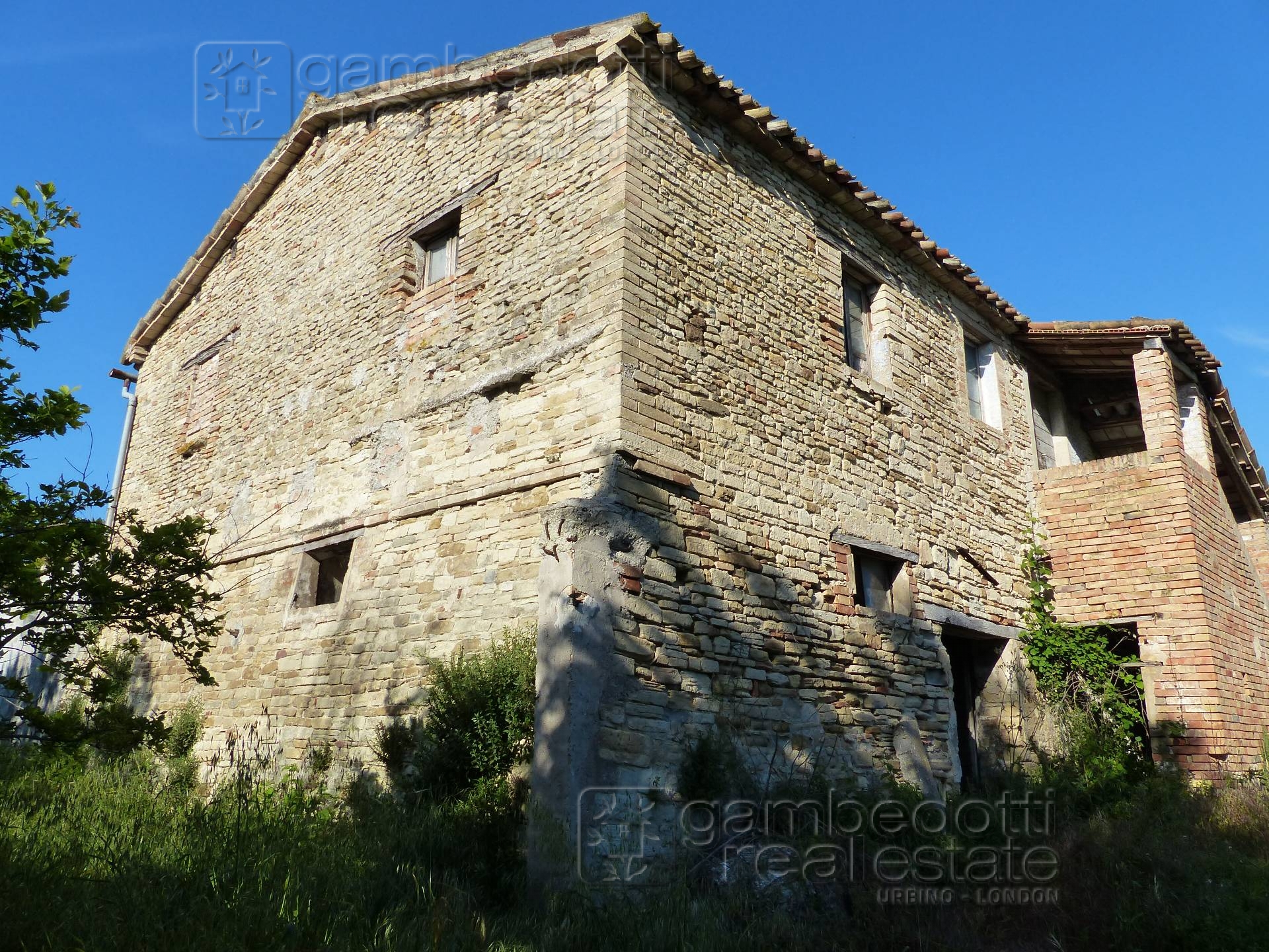 Rustico - Cascina FOSSOMBRONE vendita    Gambedotti Real Estate