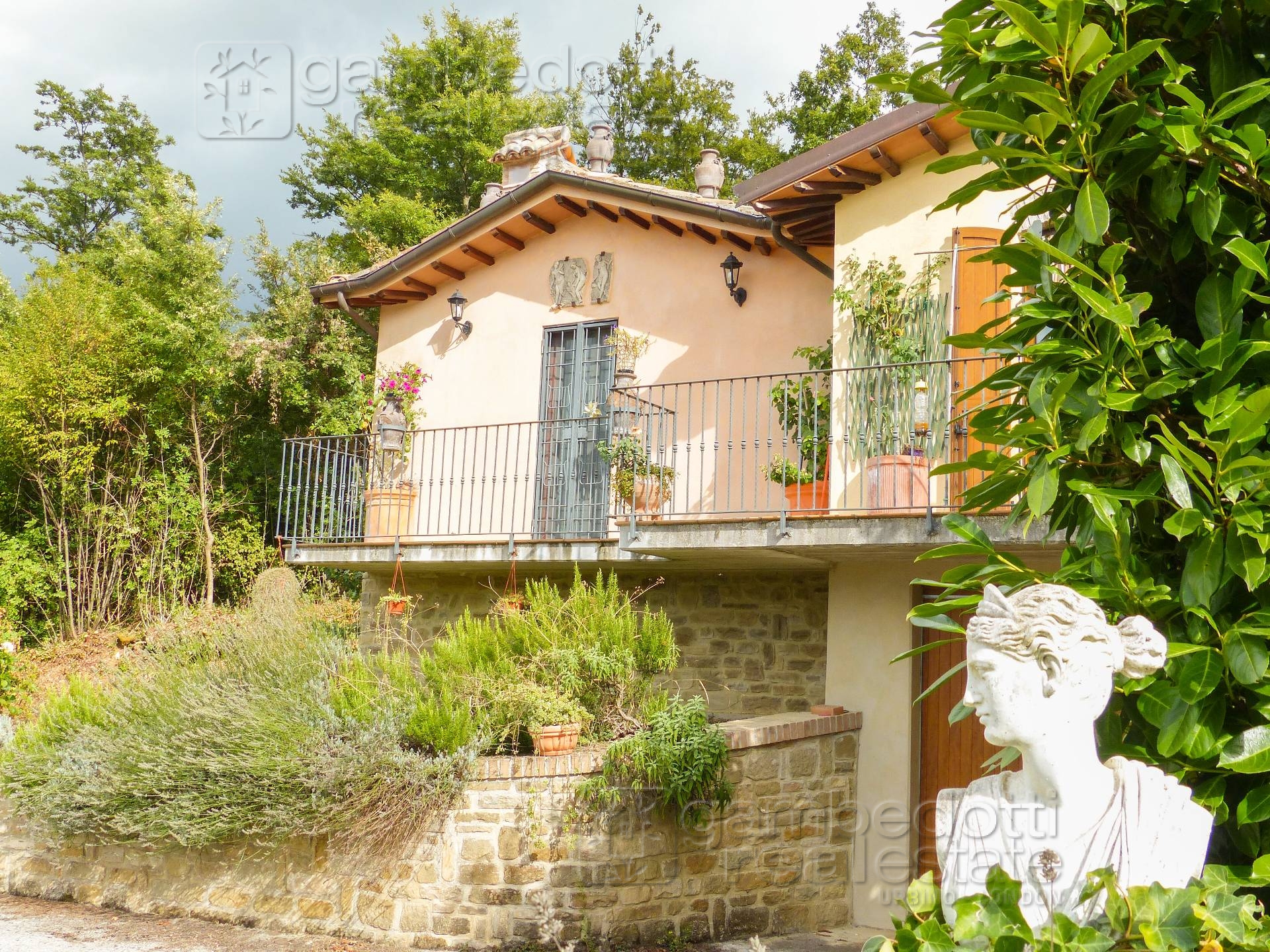 Villa GUALDO TADINO vendita    Gambedotti Real Estate