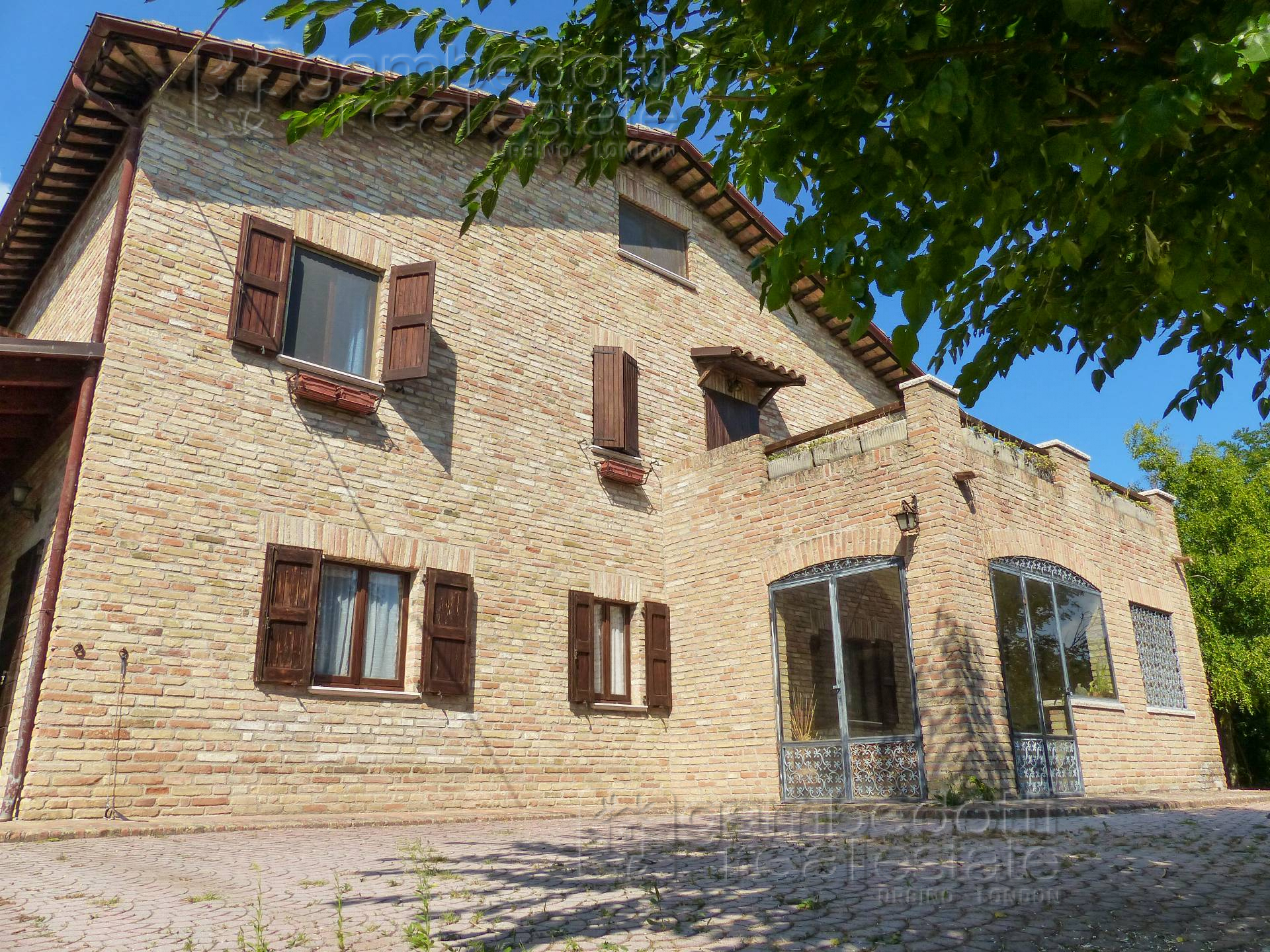 Rustico - Cascina URBINO vendita  Cavallino  Gambedotti Real Estate