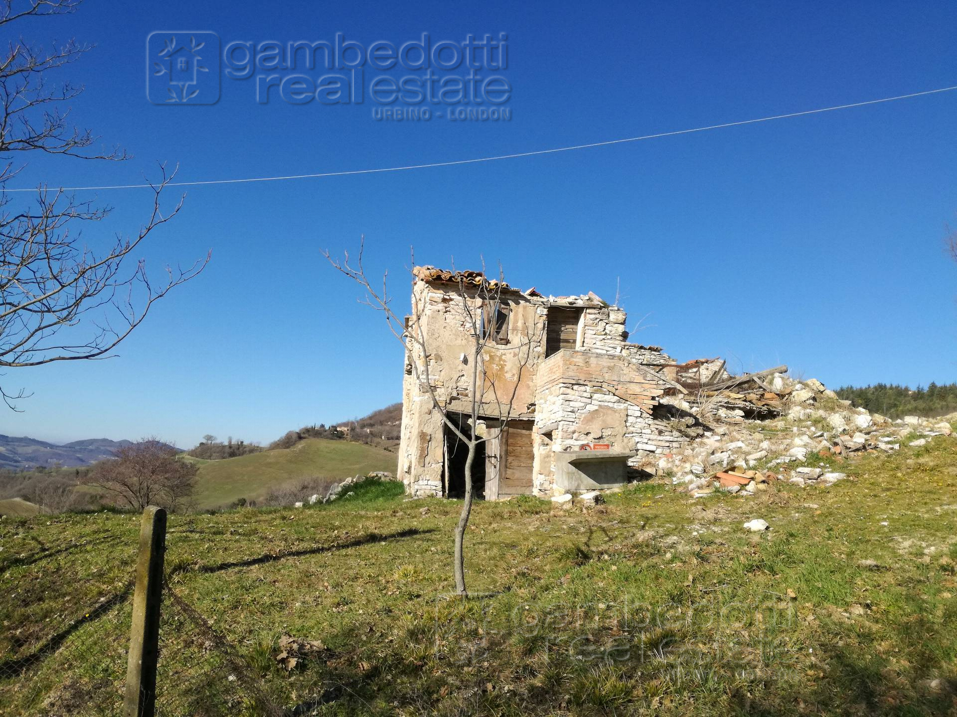 Rustico - Cascina URBINO vendita  Cesane  Gambedotti Real Estate