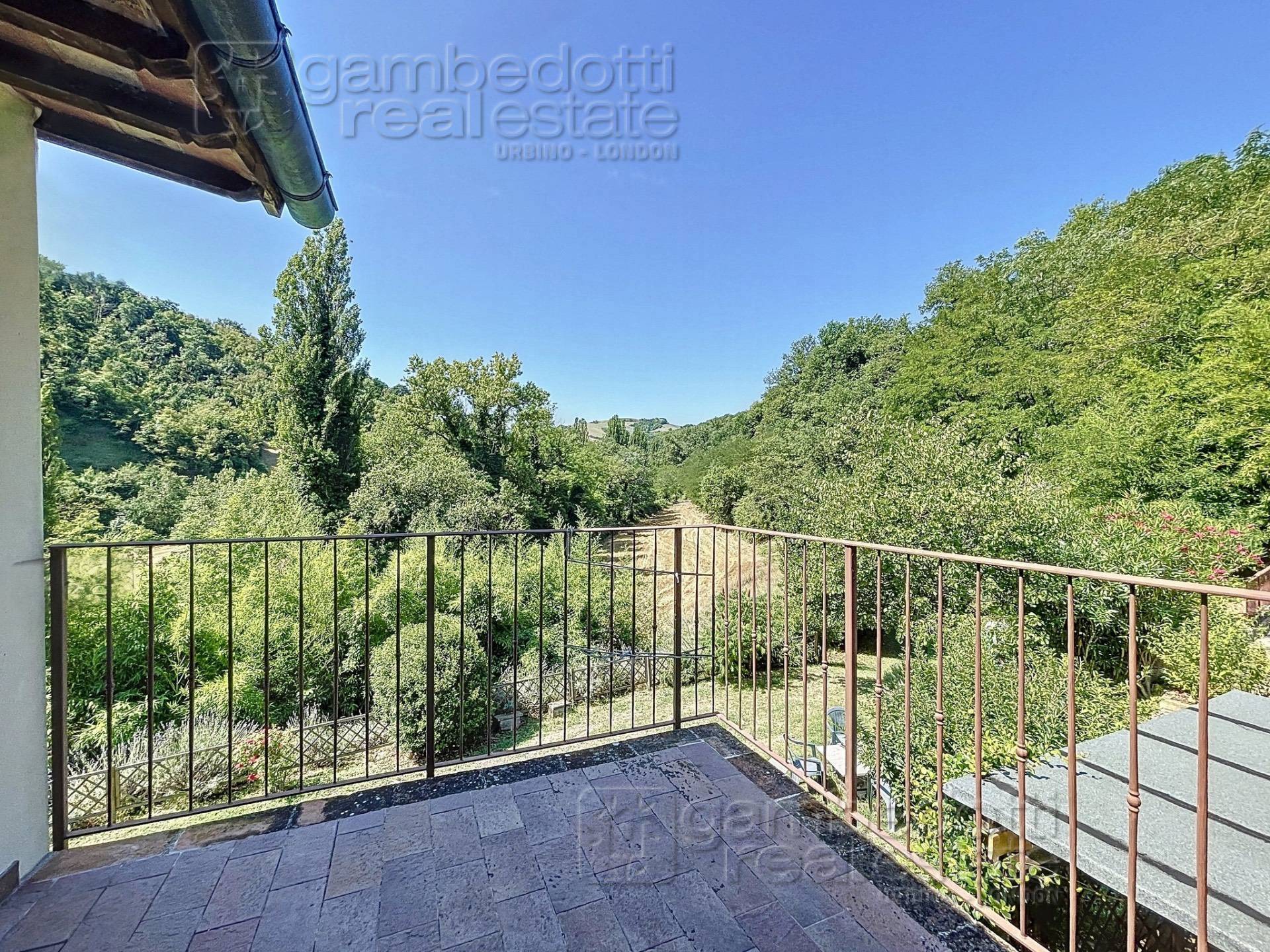 Villa in vendita a Urbino (PU)
