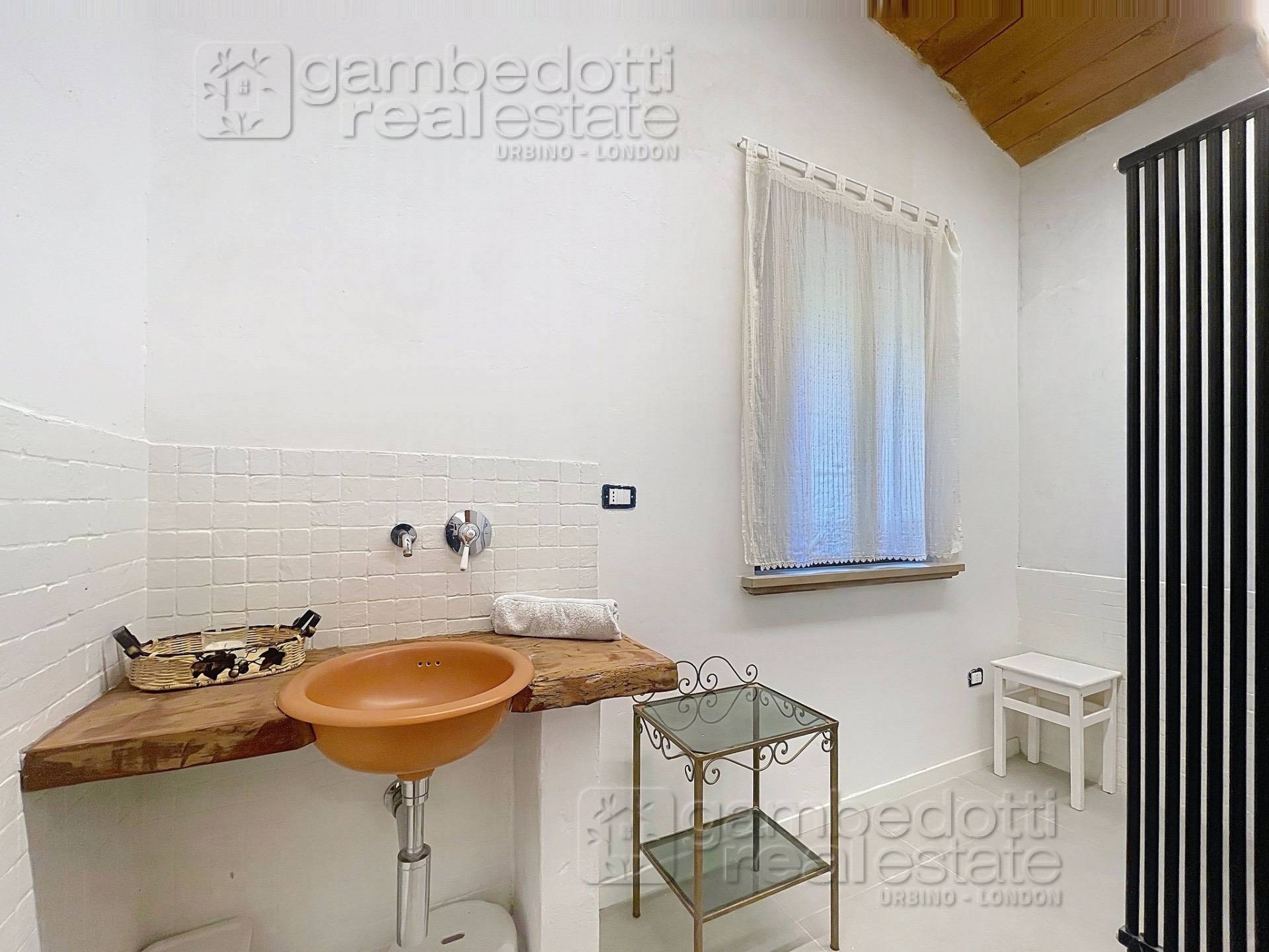 Villa in vendita a Urbino (PU)